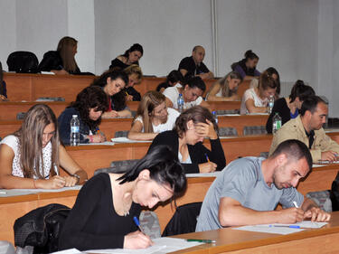 МОН: 52 300 български ученици на матура