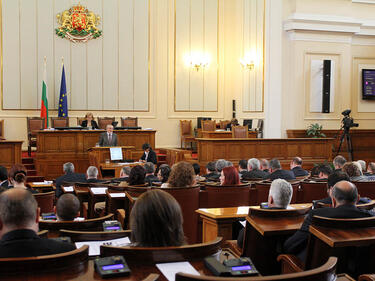 БСК: Парламентът променя по 1 закон на ден