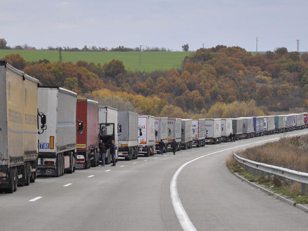 Блокадата на границата на дневен ред: Борисов се среща с превозвачите 