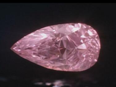 Предлагат на търг рядък розов диамант
