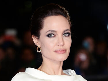 Анджелина Джоли стана и професор