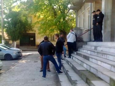 12 арестувани при спецакция в Галиче
