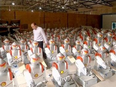 Роботи замениха 60 000 работници в Китай