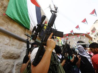Пир, въздигащ тероризма: Палестници празнуват смъртоносните атаки в Тел Авив