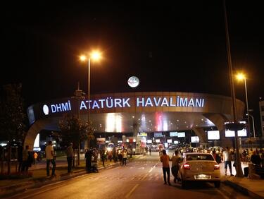 Турските авиолинии отменят полети заради атентата на летище „Ататюрк“