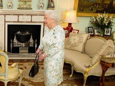 Тереза Мей вече официално е министър-председател на Великобритания