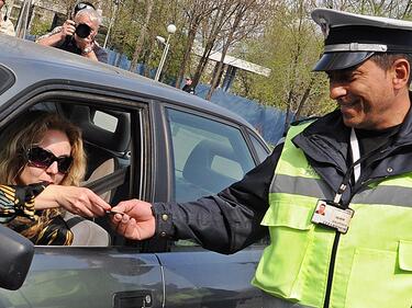 Съвместни проверки на български и гръцки полицаи по границата