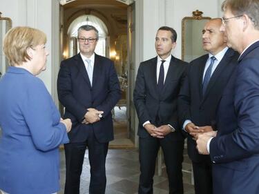 Борисов към Меркел: В бежанската криза София е с Берлин и Брюксел, но не срещу Анкара
