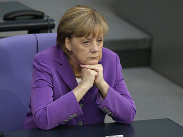 Нов удар по рейтинга на Меркел