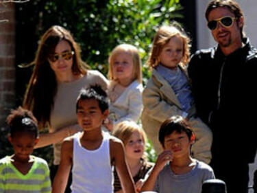 Брад Пит за първи път с децата си след раздялата с Анджелина