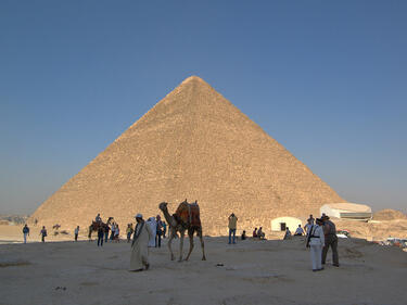 Няма да повярвате какво крие Хеопсовата пирамида