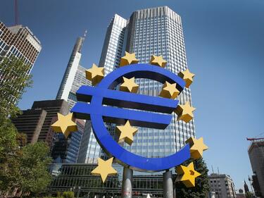 Бащата на еврото: Проектът вече не работи! Къщата от карти ще се срути