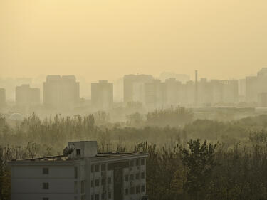 Мръсен въздух в пъти над нормата в 20 района на България