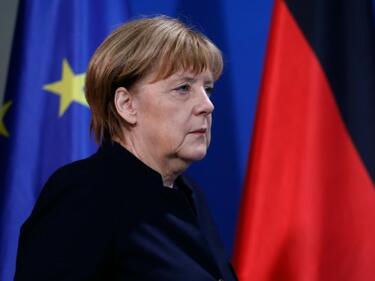 Меркел изненадващо направи обратен завой