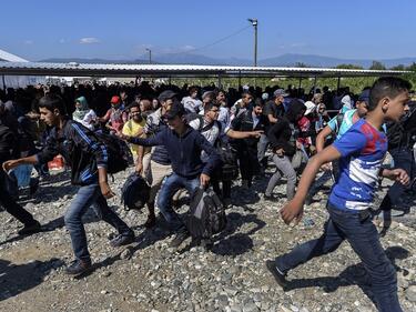 Унгария ще плати по 10 000 евро на двама мигранти за нарушени права