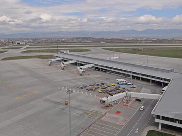 Служебен министър иска спиране на концесията на софийското летище