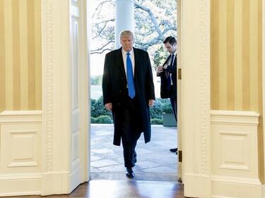 US сенатор: Скоро Тръмп ще се оттегли сам, за да не бъде отстранен