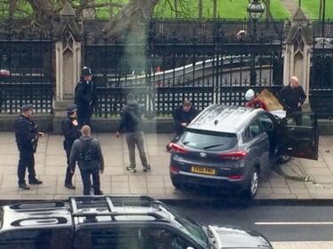 Точно година след Брюксел: Терористите окървавиха и Лондон!(ОБНОВЕНА/СНИМКИ/ВИДЕО)