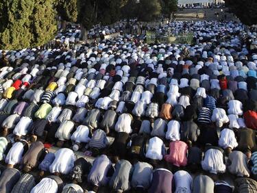 Зловеща демографска прогноза: До края на века ислямът ще властва в света