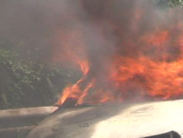 Луксозни коли изгоряха в автокъща в София