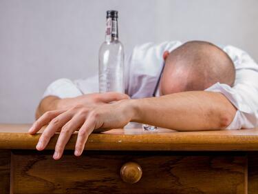 Доказаха, че алкохолизмът вреди повече на жените, отколкото на мъжете