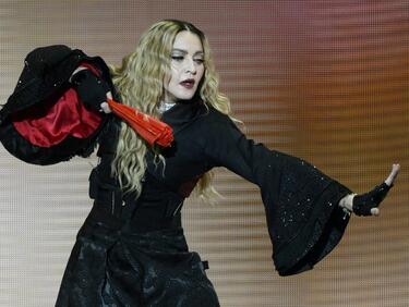 Мадона не иска да правят филм за живота й