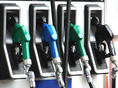 Бензиностанции продължават да ни продават горива менте