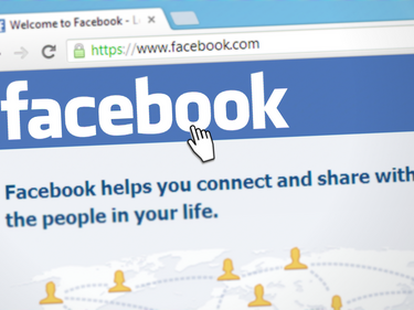 "Фейсбук" с кампания в британски медии срещу фалшивите новини 