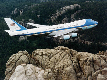 Обама бил на косъм от смъртта заради грешка на авиомеханик
