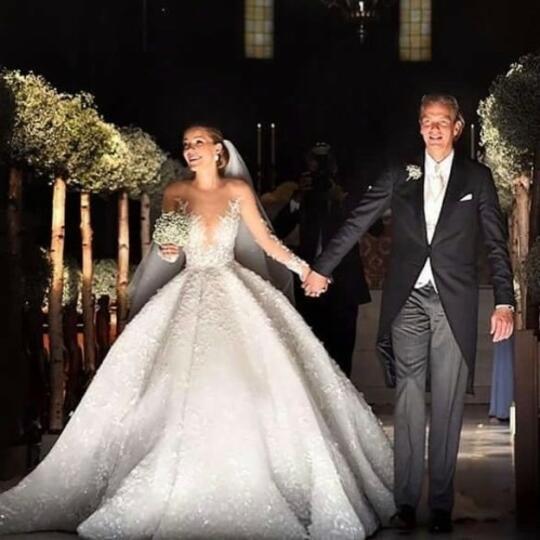 Дъщерята на Сваровски се омъжи в рокля за 1 млн. долара (СНИМКИ)
