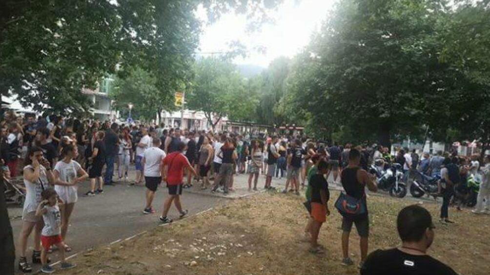 Спонтанен протест се проведе по улиците на Асеновград вчера вечерта,
