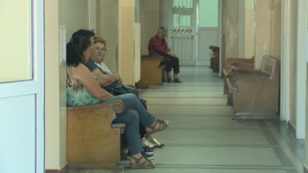 ТЕЛК комисия издава решения на починали хора В Кърджали пациенти чакат