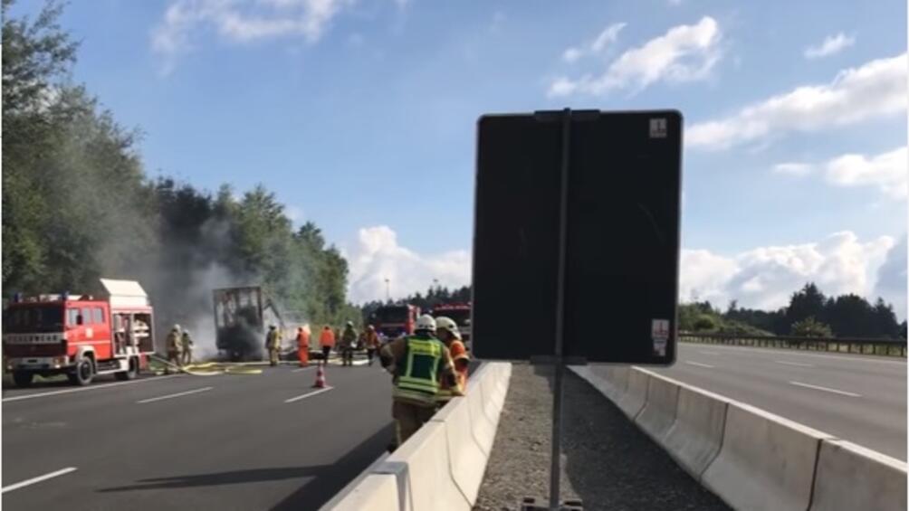 Катастрофа между автобус и камион в Германия се превърна в