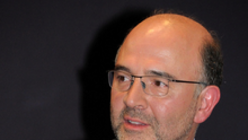 Френският еврокомисар Пиер Московиси който отговаря за икономическите и финансовите