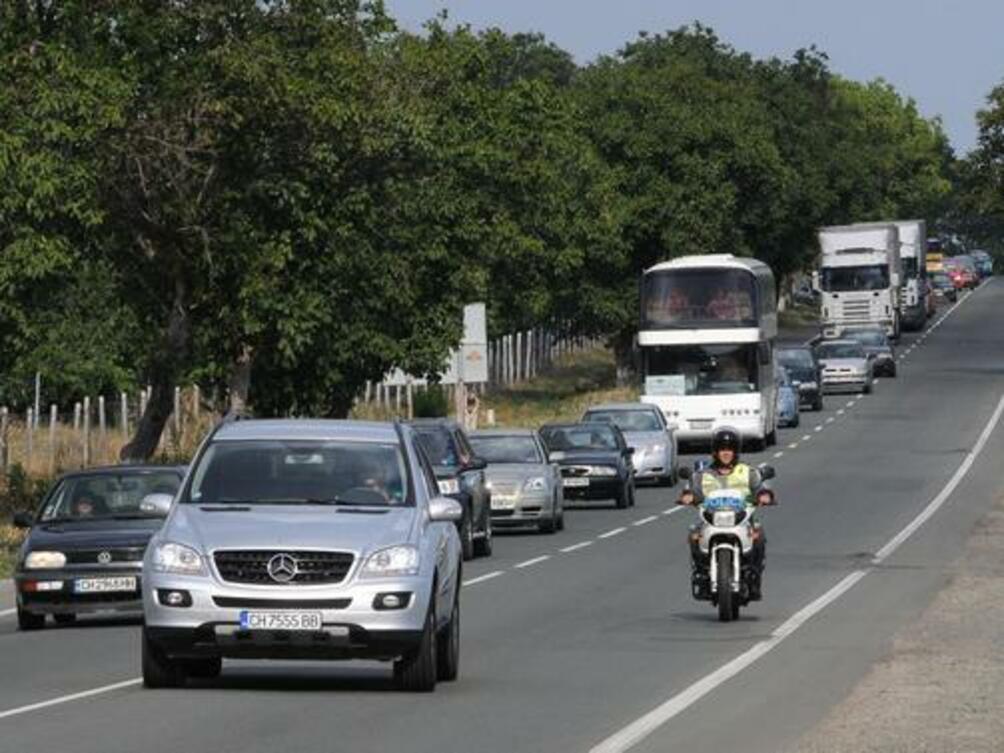 Възстановено е движението по магистрала Тракия при Ихтиман Между километър