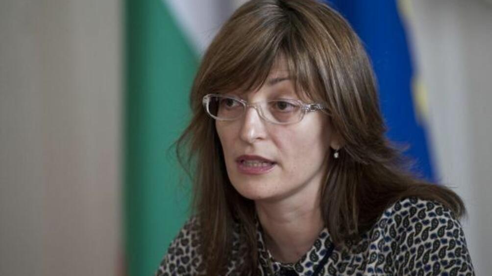 Външният министър Екатерина Захариева обяви, че има надежди двустранният договор