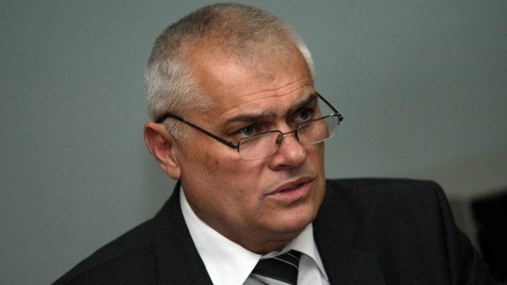 Министърът на вътрешните работи Валентин Радев призова 16 годишния Кристиян който