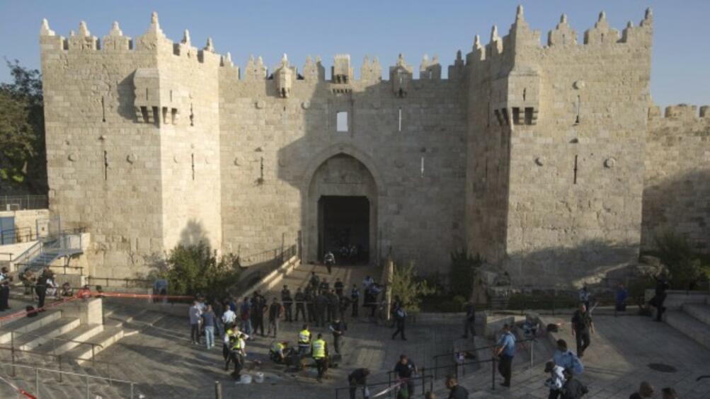 Израелско палестинският конфликт заради новите мерки за сигурност в Стария град