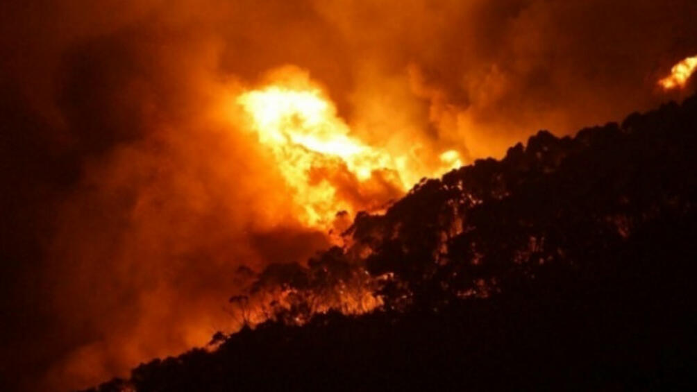 Заради огромните горски пожари в две общини в Република Македония