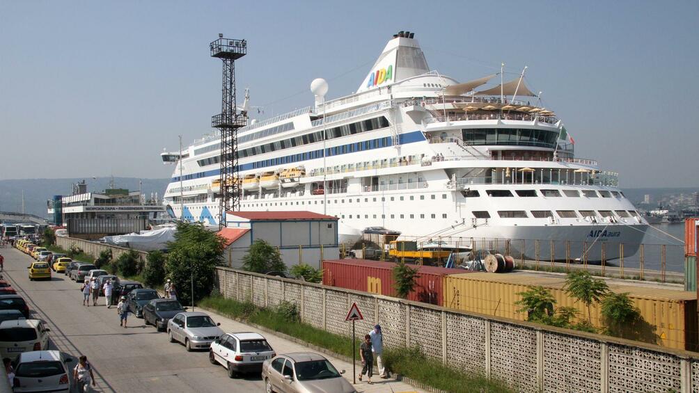 Двете най-големи морски пристанища у нас Бургас и Варна са