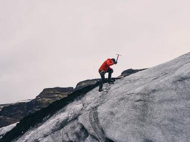 Наш алпинист загина на връщане от опасен връх