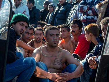 Брюксел обръща палачинката, зове за повече екстрадирани мигранти