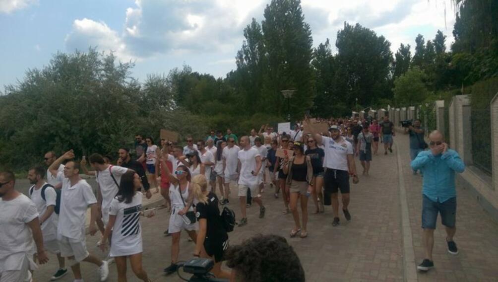 Над 500 служители в Слънчев бряг излязоха на протест в курорта