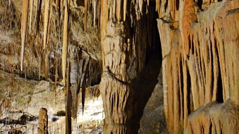 Природен феномен нарече новооткритата Бисерна пещера в България Ваньо Гьорев