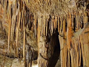 Природен феномен в изкуствена пещера в Родопите