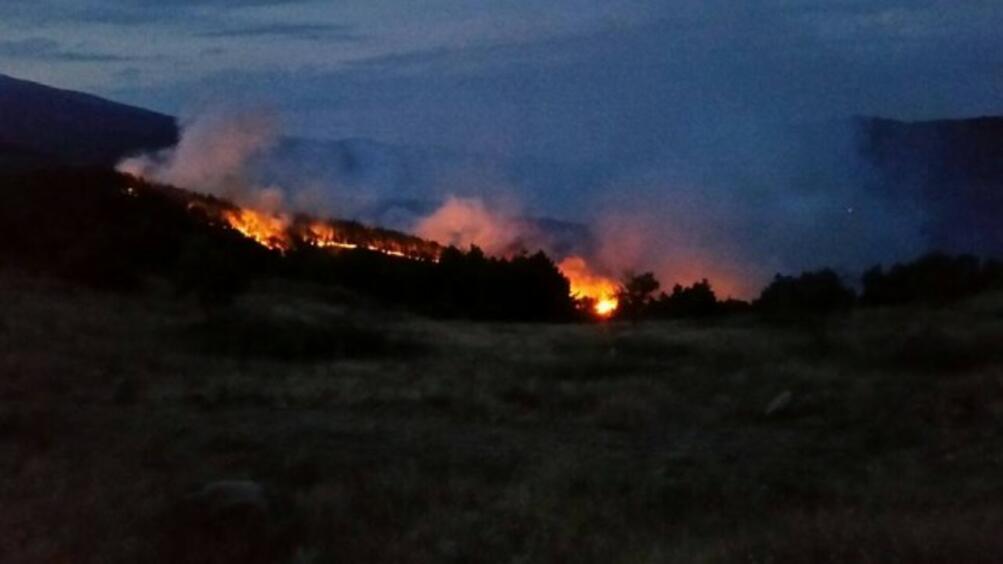 Благодарение на падналия тази нощ дъжд в Пирин огромният пожар