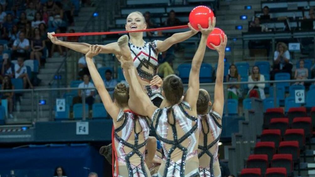 Младият български ансамбъл по художествена гимнастика който се яви за