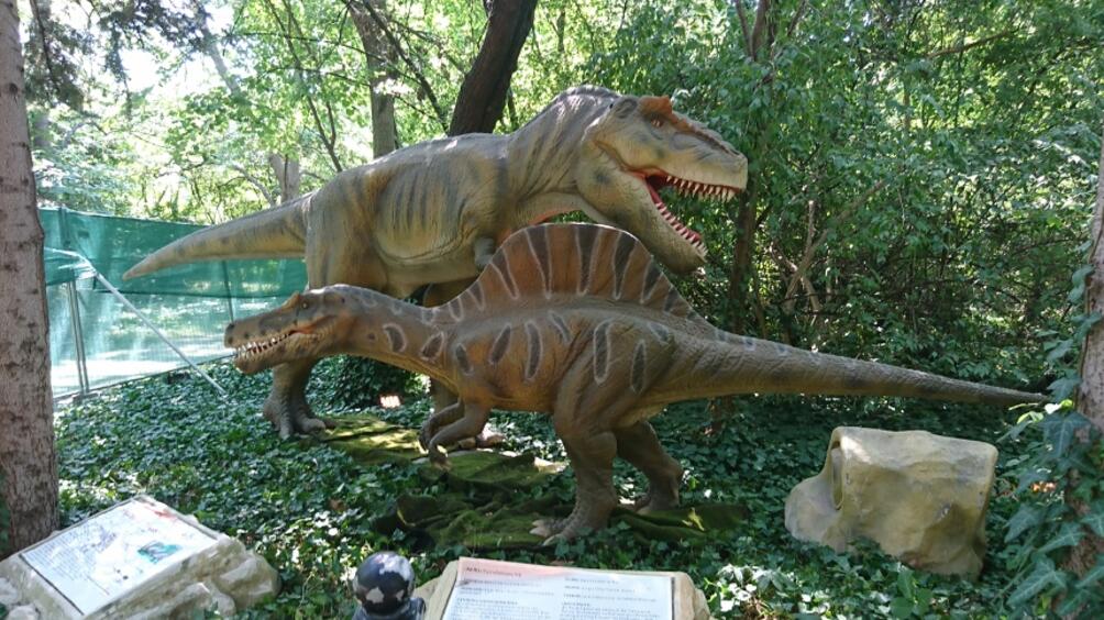 Изложба с макети на динозаври в реален размер ще завладее