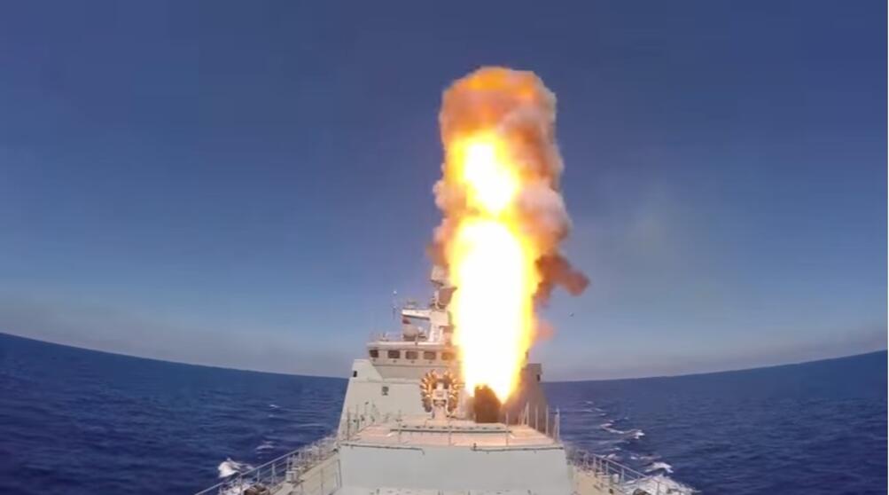 Руски крилати ракети поразиха обекти на Ислямска държава в Сирия.