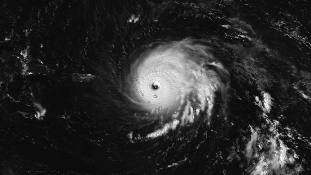 Поредна мощна тропическа буря заплашва Карибите. Стихията, която бе кръстена